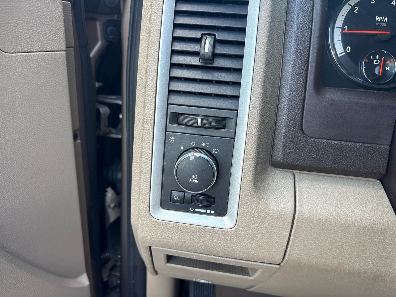 Dodge Ram 1500 2WD Crew Cab 140.5" SLT 2009