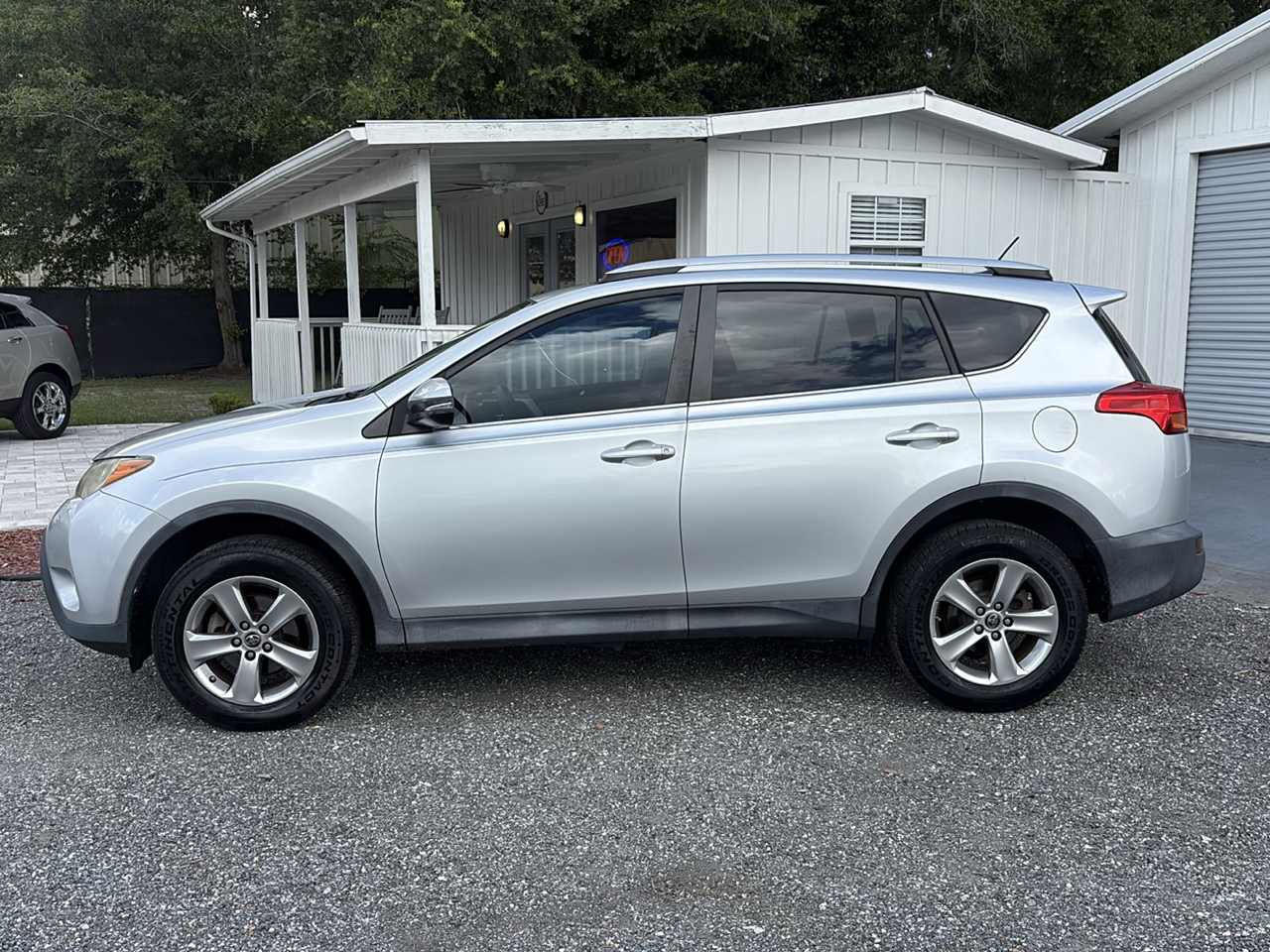 Toyota RAV4 FWD 4dr XLE (Natl) 2015