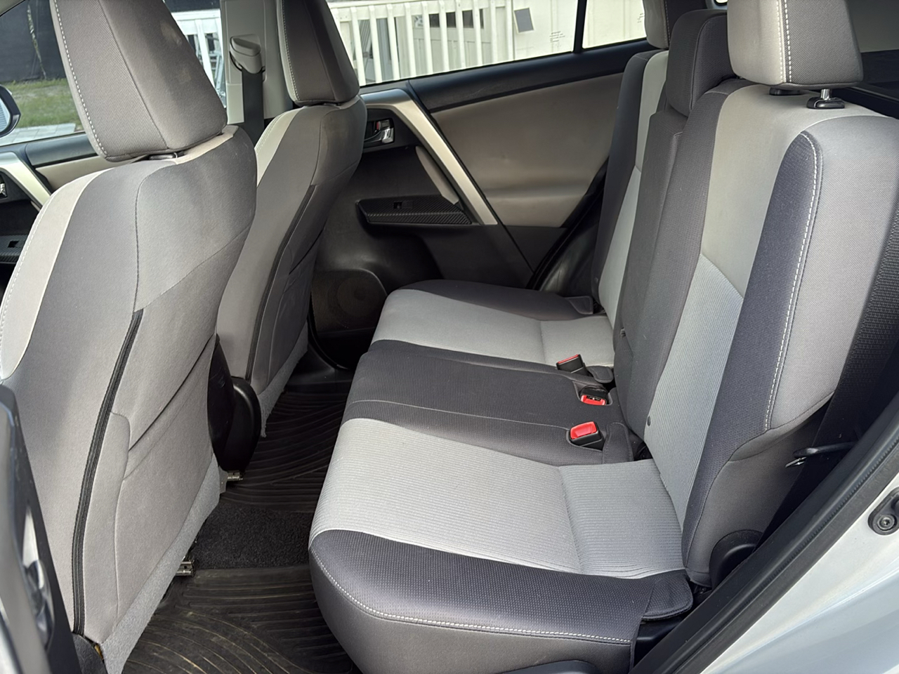 Toyota RAV4 FWD 4dr XLE (Natl) 2015