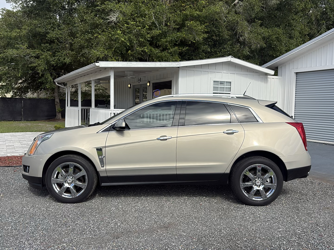 Cadillac SRX FWD 4dr Performance Collection 2011