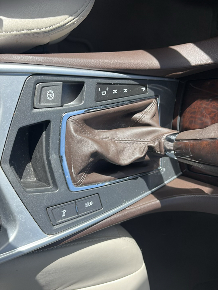 Cadillac SRX FWD 4dr Performance Collection 2011
