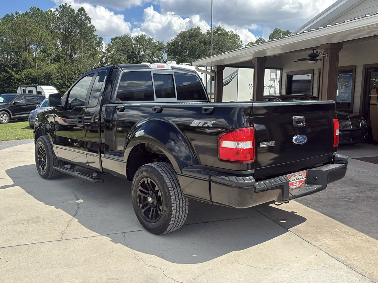 Ford F-150 Reg Cab Flareside 126" STX 2005