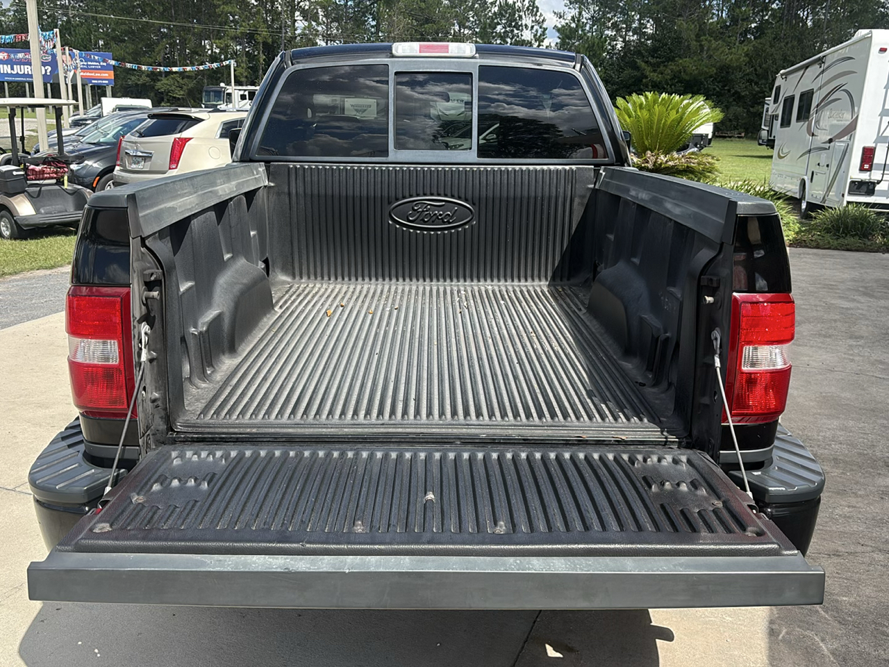 Ford F-150 Reg Cab Flareside 126" STX 2005