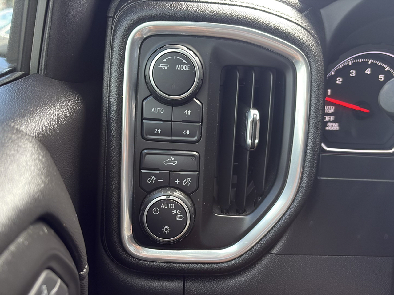 Chevrolet Silverado 1500 4WD Crew Cab 147" LT w/1LT 2021