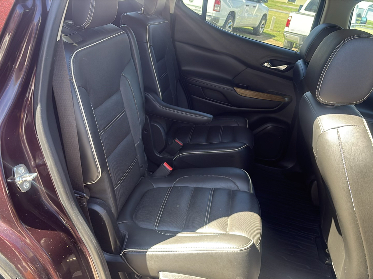 GMC Acadia FWD 4dr Denali 2017