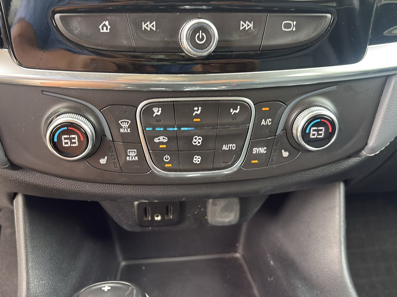 Chevrolet Traverse FWD 4dr LT Leather w/3LT 2018