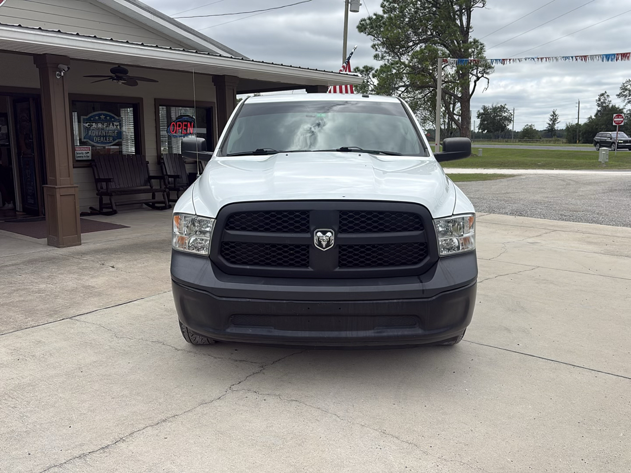 RAM 1500 Classic Tradesman 4x2 Reg Cab 8' Box 2022