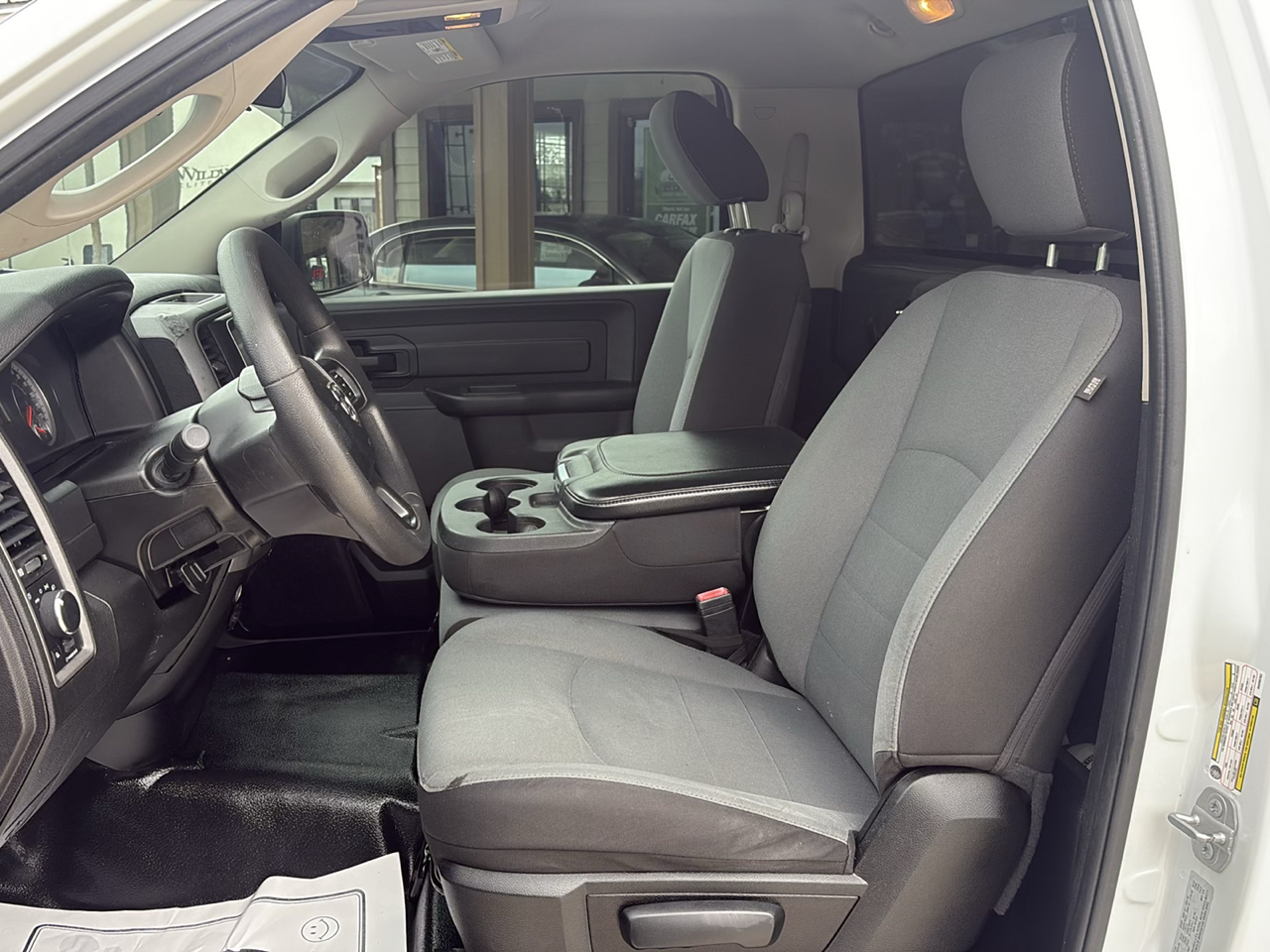 RAM 1500 Classic Tradesman 4x2 Reg Cab 8' Box 2022