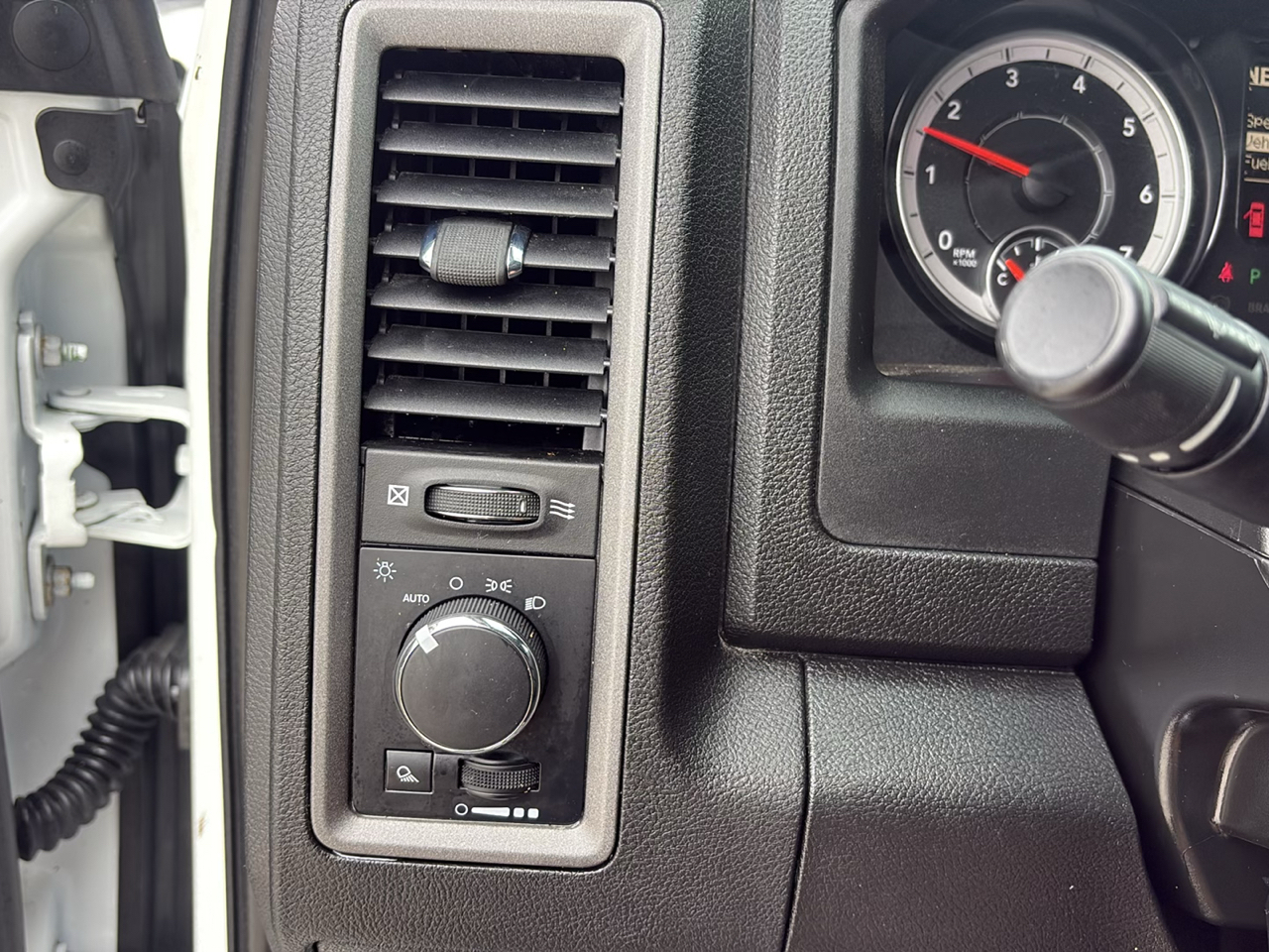 RAM 1500 Classic Tradesman 4x2 Reg Cab 8' Box 2022