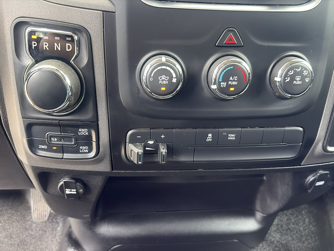 RAM 1500 Classic Tradesman 4x4 Quad Cab 6'4" Box 2022