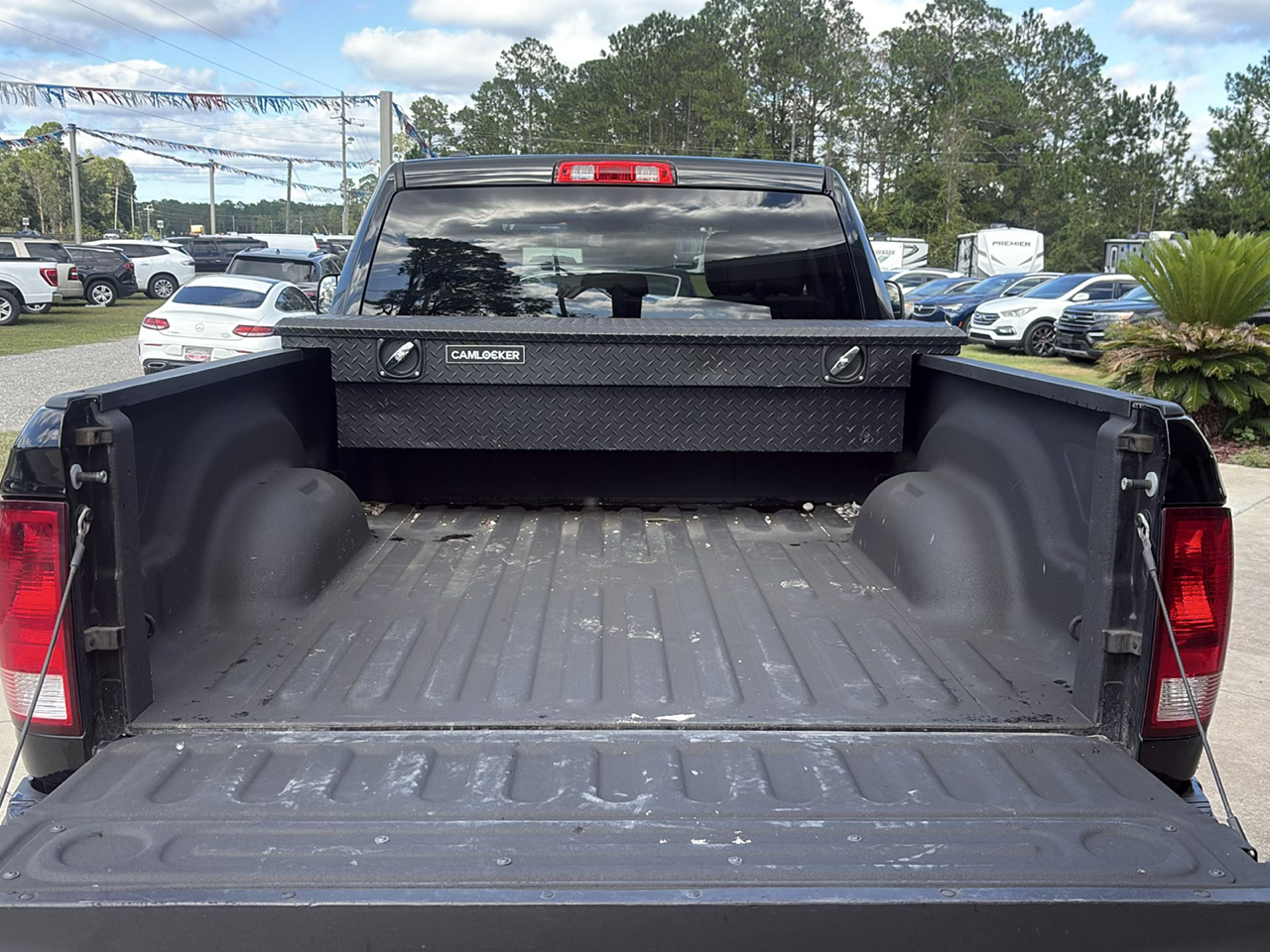 RAM 1500 Classic Tradesman 4x4 Quad Cab 6'4" Box 2022