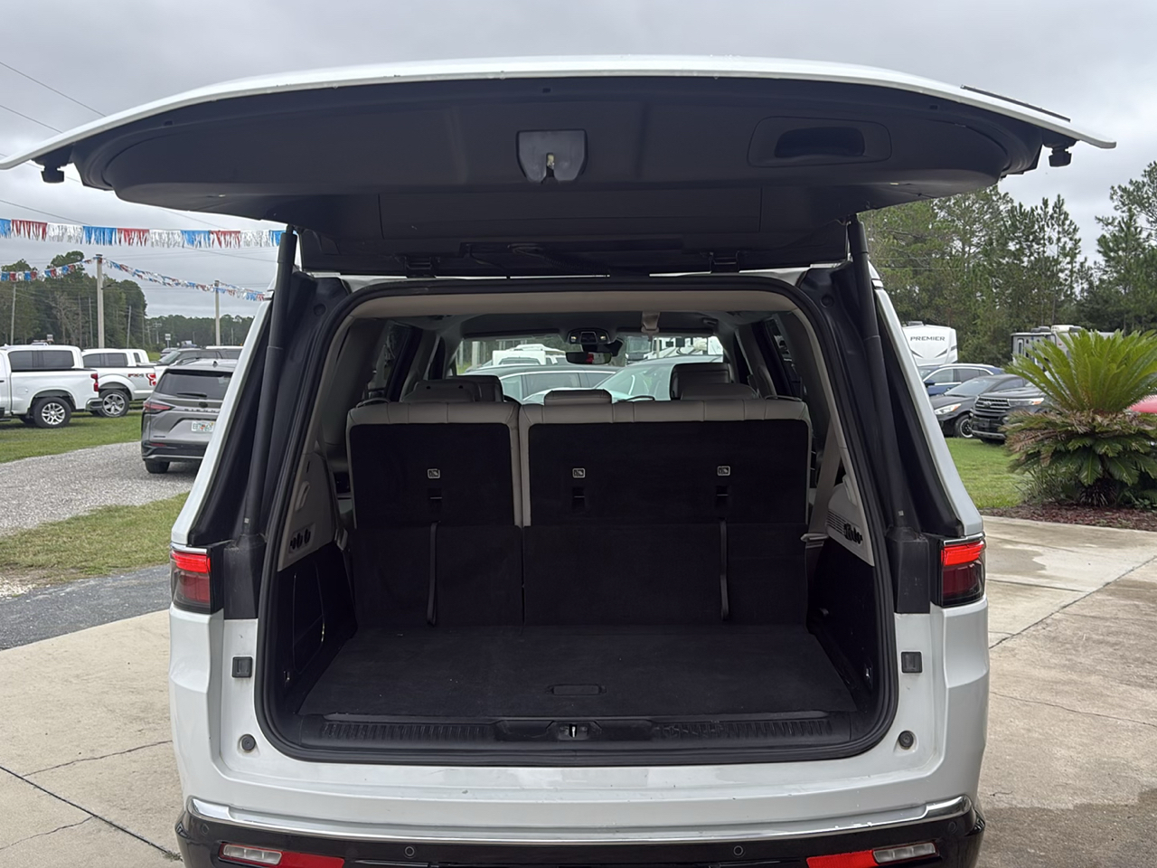 Jeep Wagoneer Series II 4x2 2024
