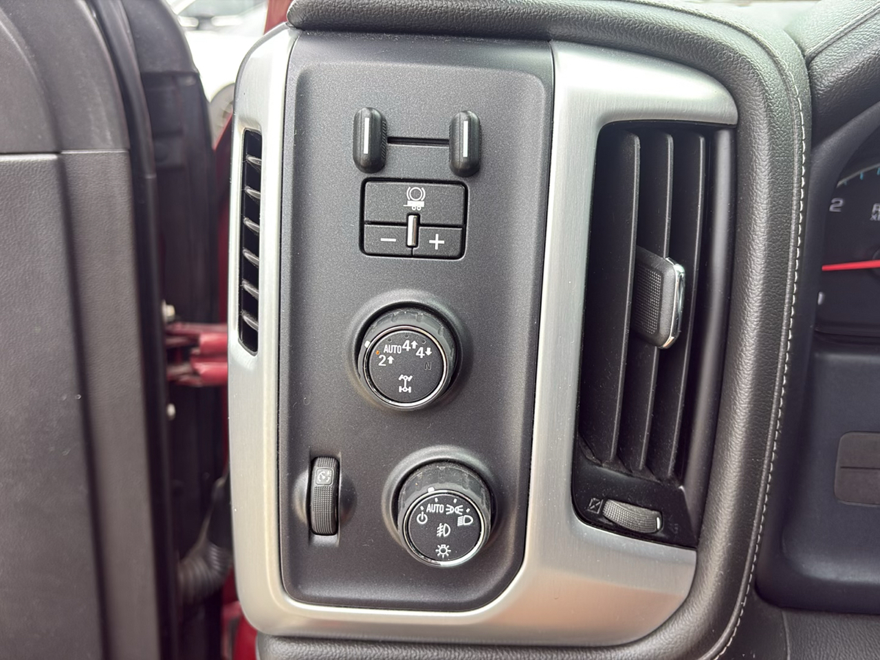 GMC Sierra 1500 4WD Crew Cab 153.0" SLT 2018
