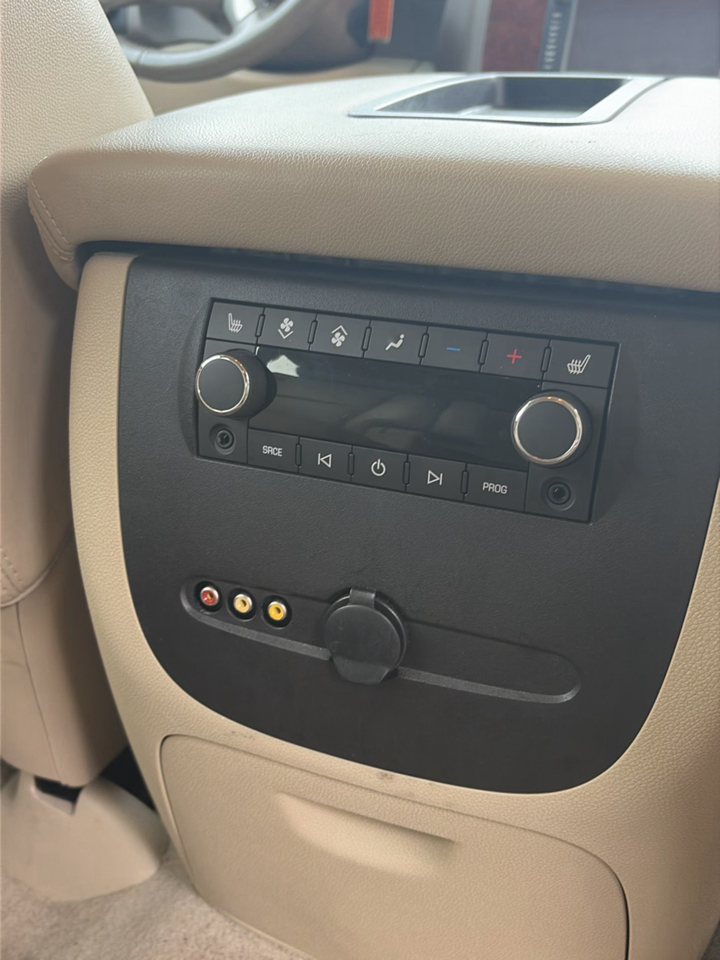 Chevrolet Tahoe 4WD 4dr 1500 LTZ 2013