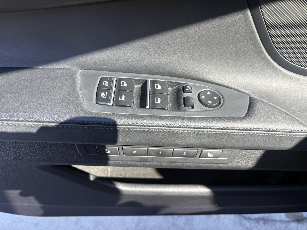BMW 7 Series 4dr Sdn 750Li 2011