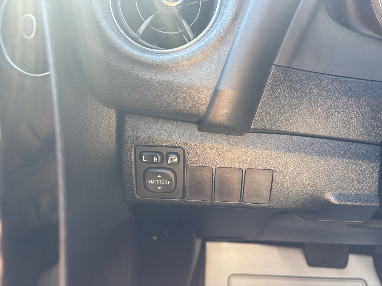Scion iM 5dr HB Man (Natl) 2016