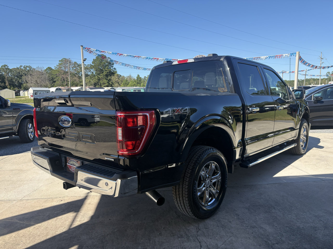 Ford F-150 4WD SuperCrew 139" XLT 2022