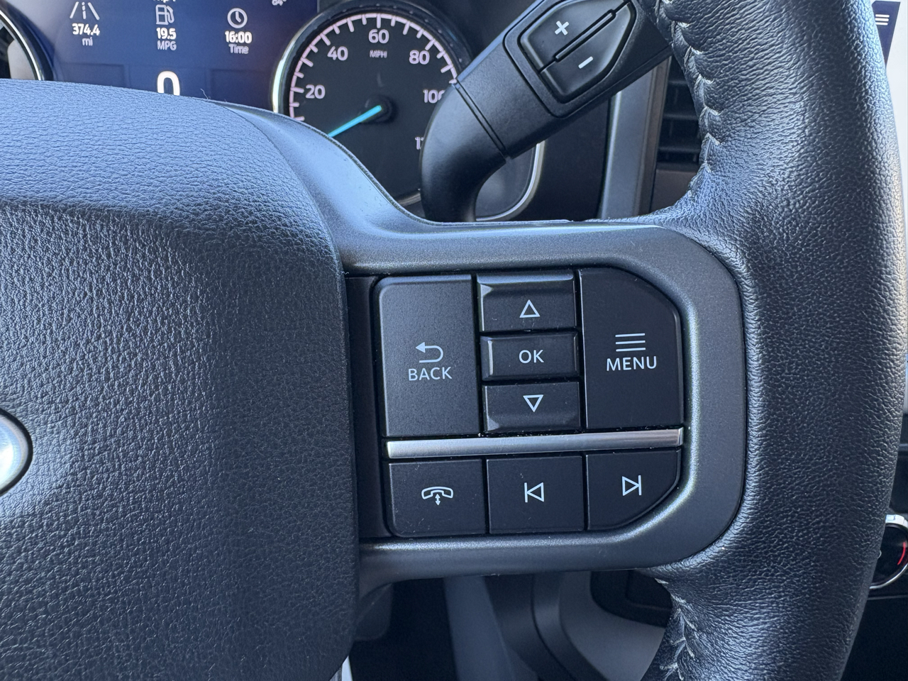 Ford F-150 4WD SuperCrew 139" XLT 2022