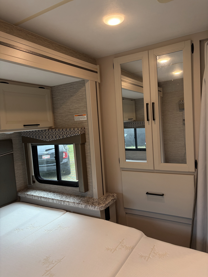 Thor Motor Coach Freedom Elite  2022