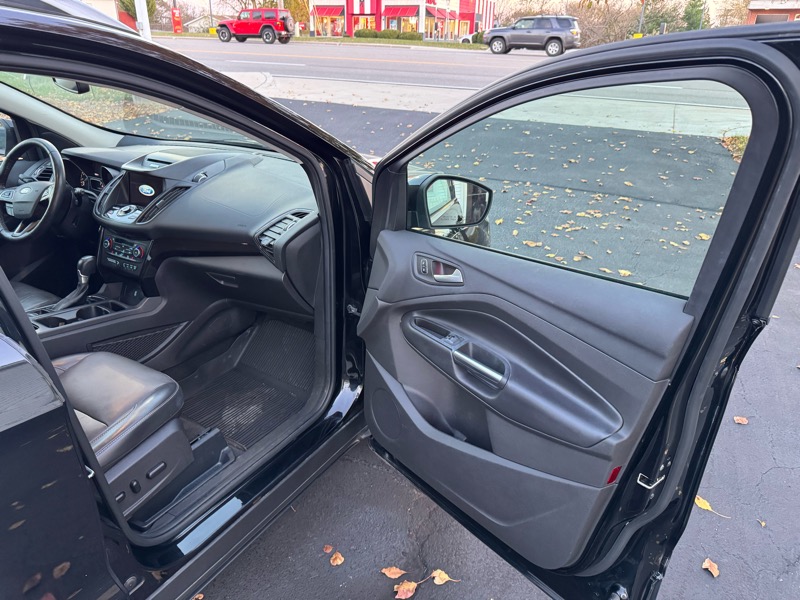 Ford Escape Titanium FWD 2017