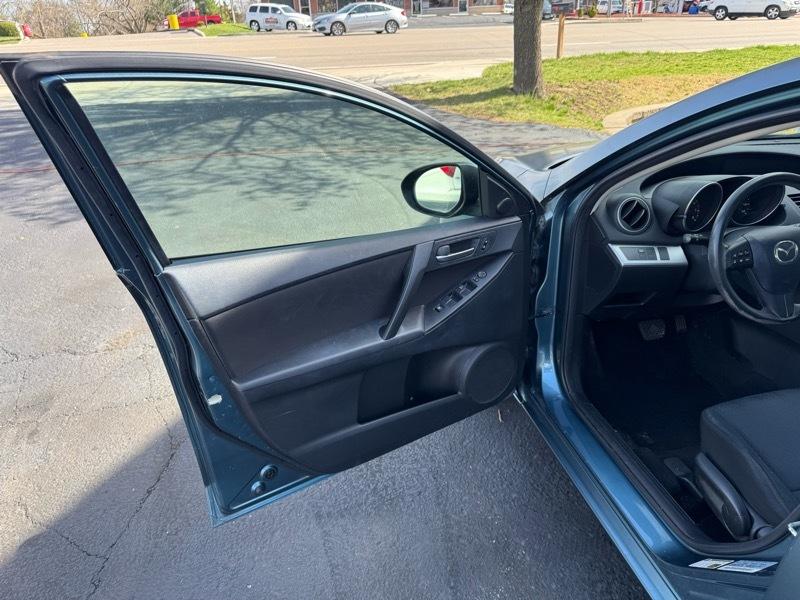 Mazda MAZDA3 i Touring 4-door 2010