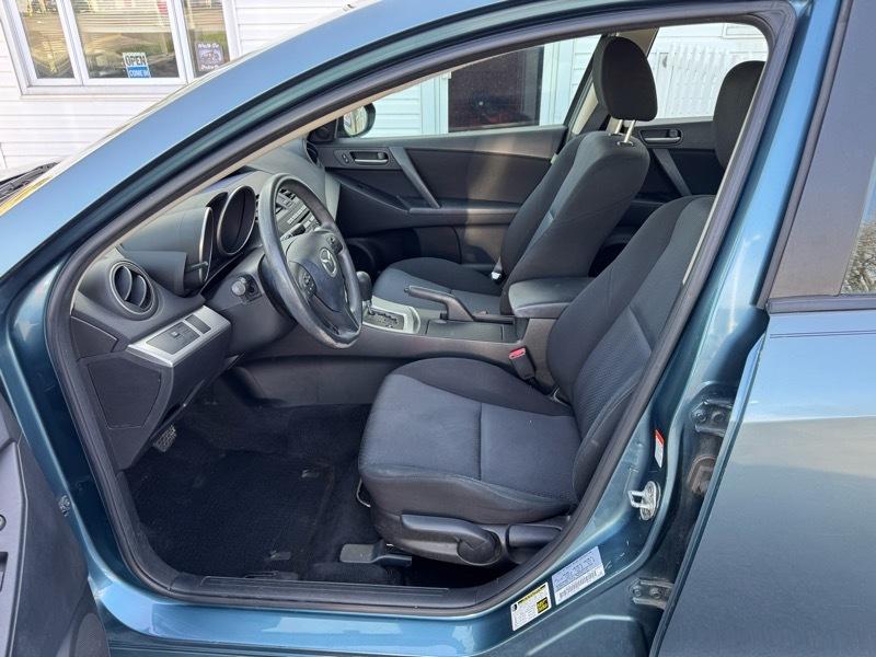 Mazda MAZDA3 i Touring 4-door 2010