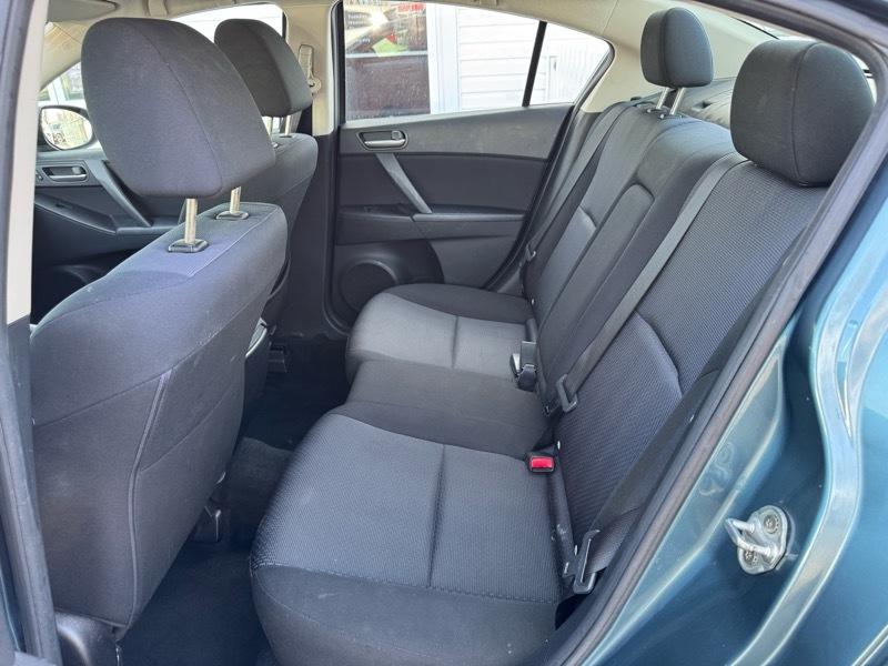 Mazda MAZDA3 i Touring 4-door 2010