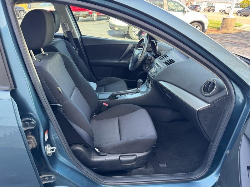 Mazda MAZDA3 i Touring 4-door 2010