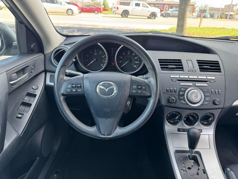 Mazda MAZDA3 i Touring 4-door 2010