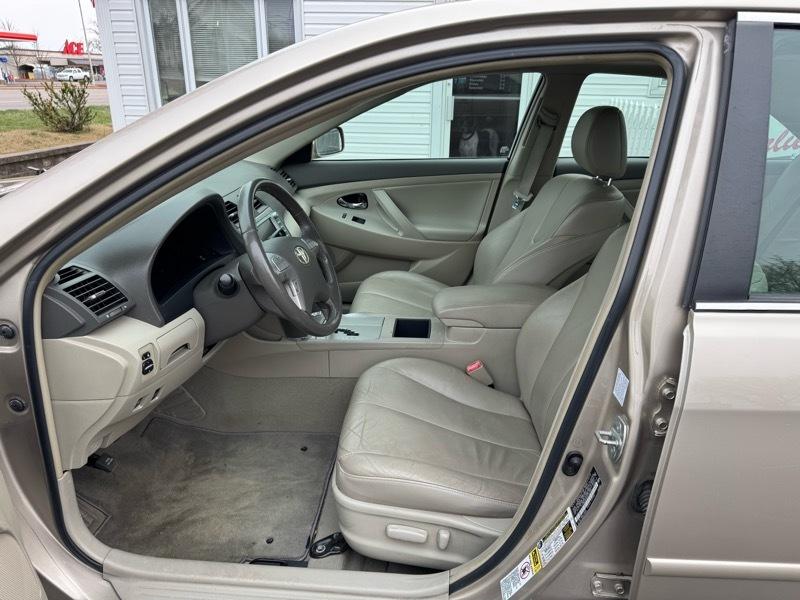 Toyota Camry Hybrid XLE 2009