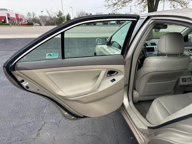 Toyota Camry Hybrid XLE 2009