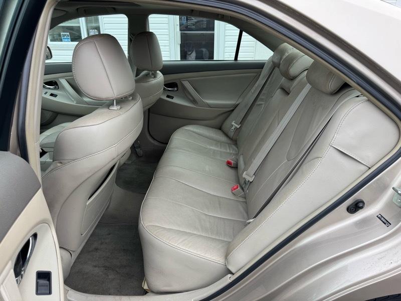 Toyota Camry Hybrid XLE 2009