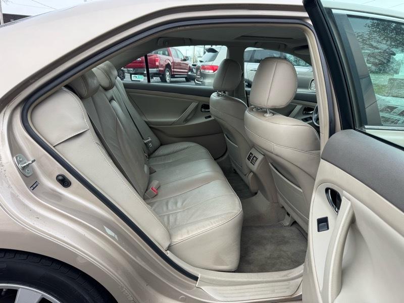 Toyota Camry Hybrid XLE 2009