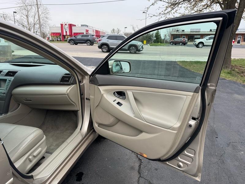 Toyota Camry Hybrid XLE 2009