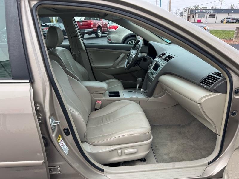 Toyota Camry Hybrid XLE 2009