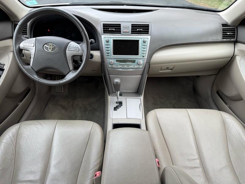 Toyota Camry Hybrid XLE 2009