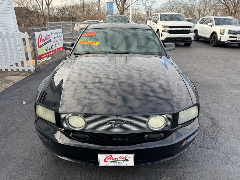Ford Mustang GT Deluxe Coupe 2006