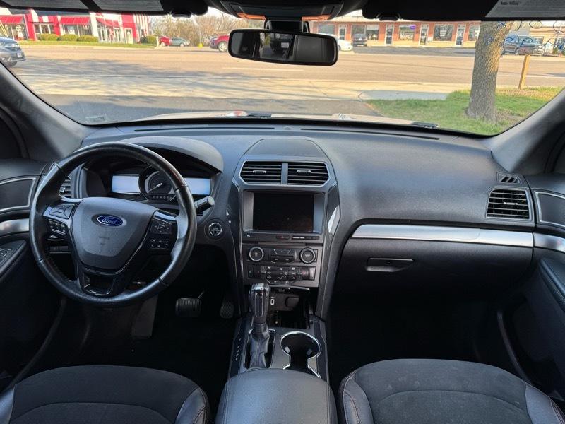 Ford Explorer XLT 4WD 2018