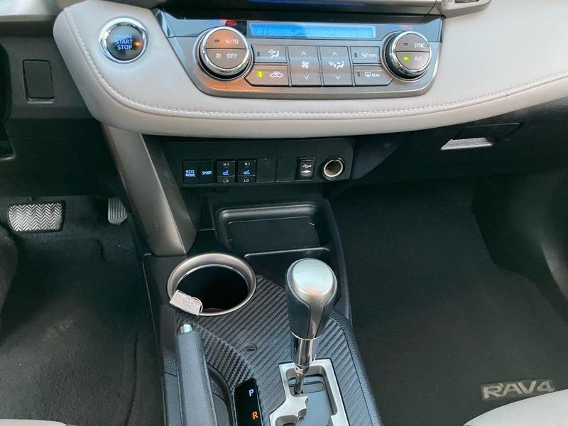 Toyota RAV4 Limited FWD 2015