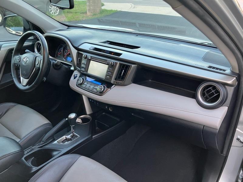 Toyota RAV4 Limited FWD 2015