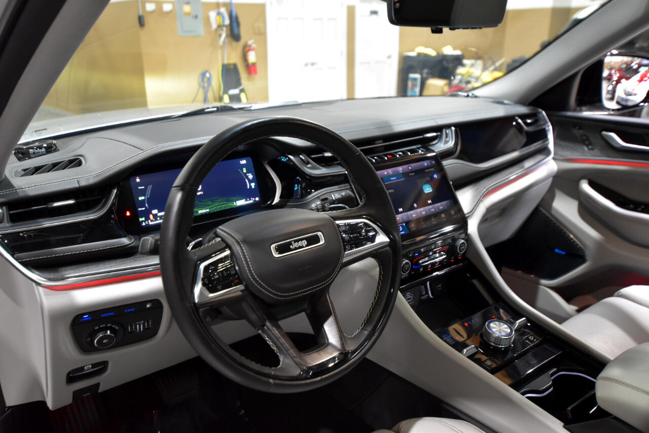 Jeep Grand Cherokee 4xe Overland 4x4 2022 Jeep Grand Cherokee 4xe Overland 4x4 2022