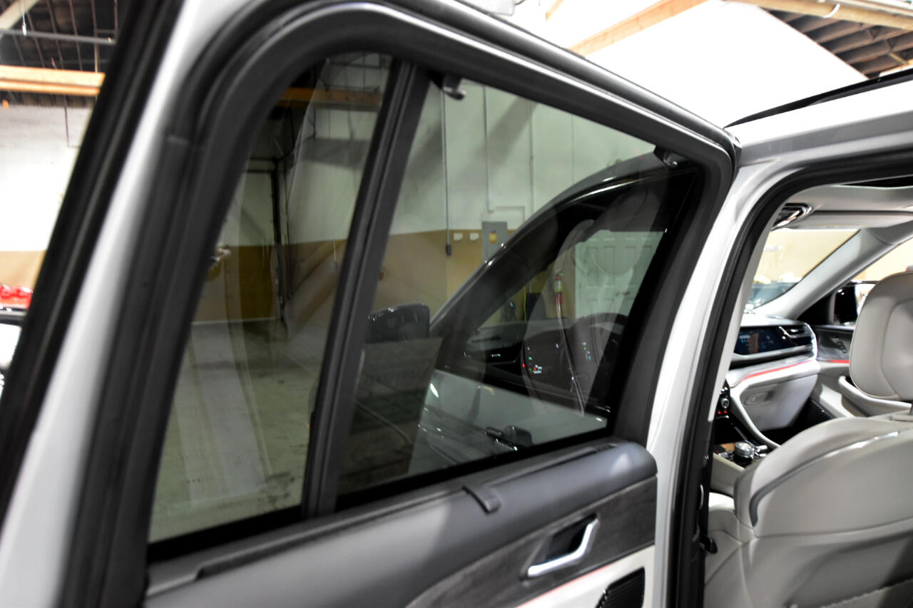 Jeep Grand Cherokee 4xe Overland 4x4 2022 Jeep Grand Cherokee 4xe Overland 4x4 2022