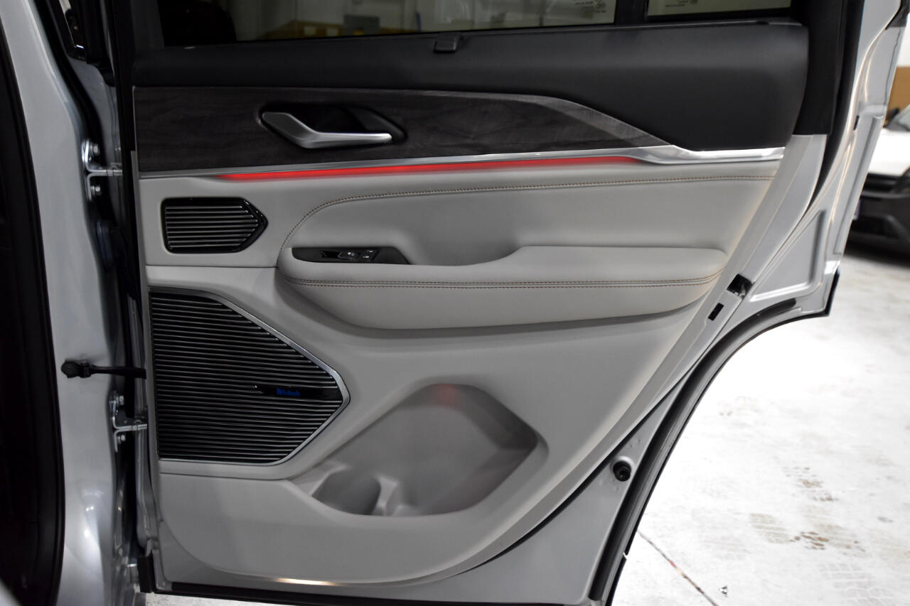 Jeep Grand Cherokee 4xe Overland 4x4 2022 Jeep Grand Cherokee 4xe Overland 4x4 2022