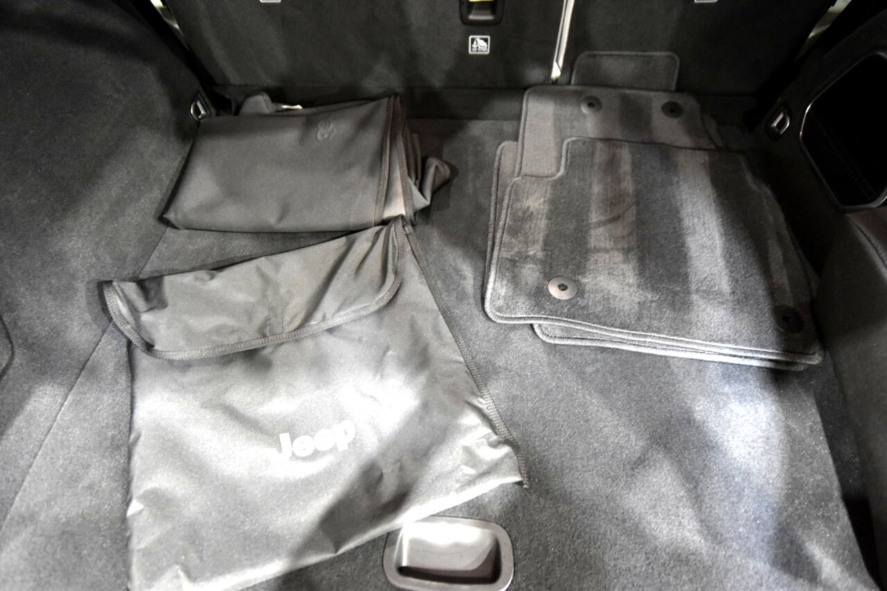 Jeep Grand Cherokee 4xe Overland 4x4 2022 Jeep Grand Cherokee 4xe Overland 4x4 2022