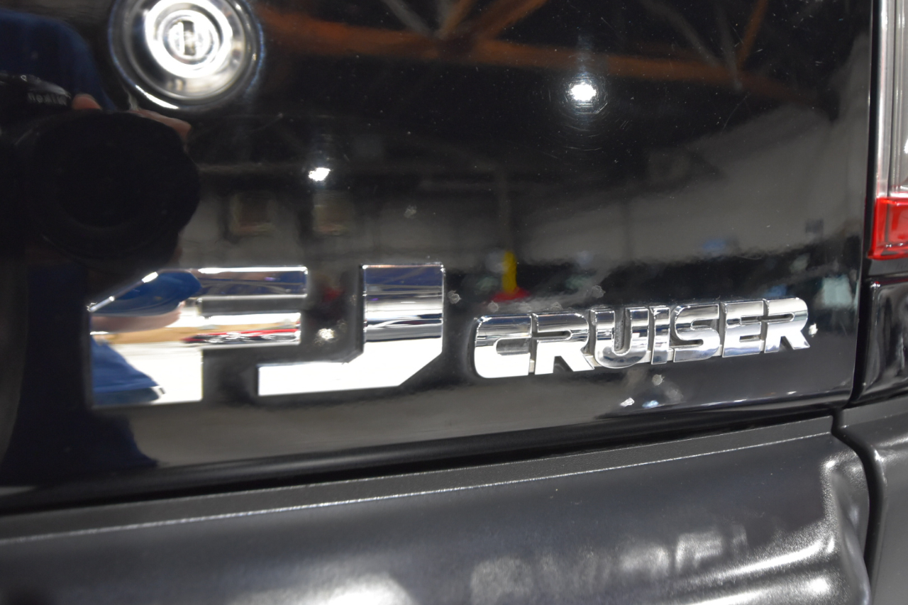 Toyota FJ Cruiser 4WD 4dr Auto (Natl) 2014 Toyota FJ Cruiser 4WD 4dr Auto (Natl) 2014