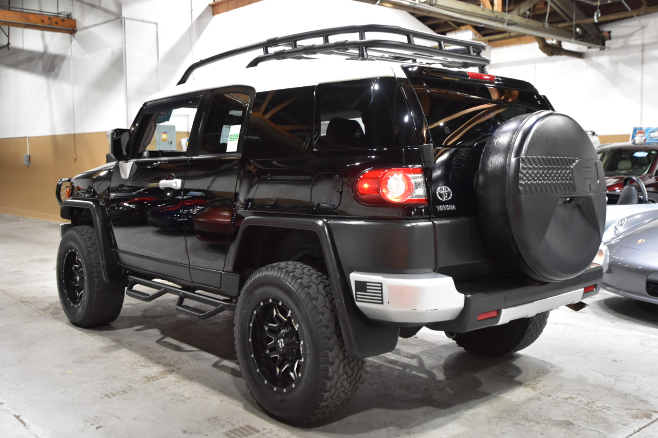 Toyota FJ Cruiser 4WD 4dr Auto (Natl) 2014 Toyota FJ Cruiser 4WD 4dr Auto (Natl) 2014