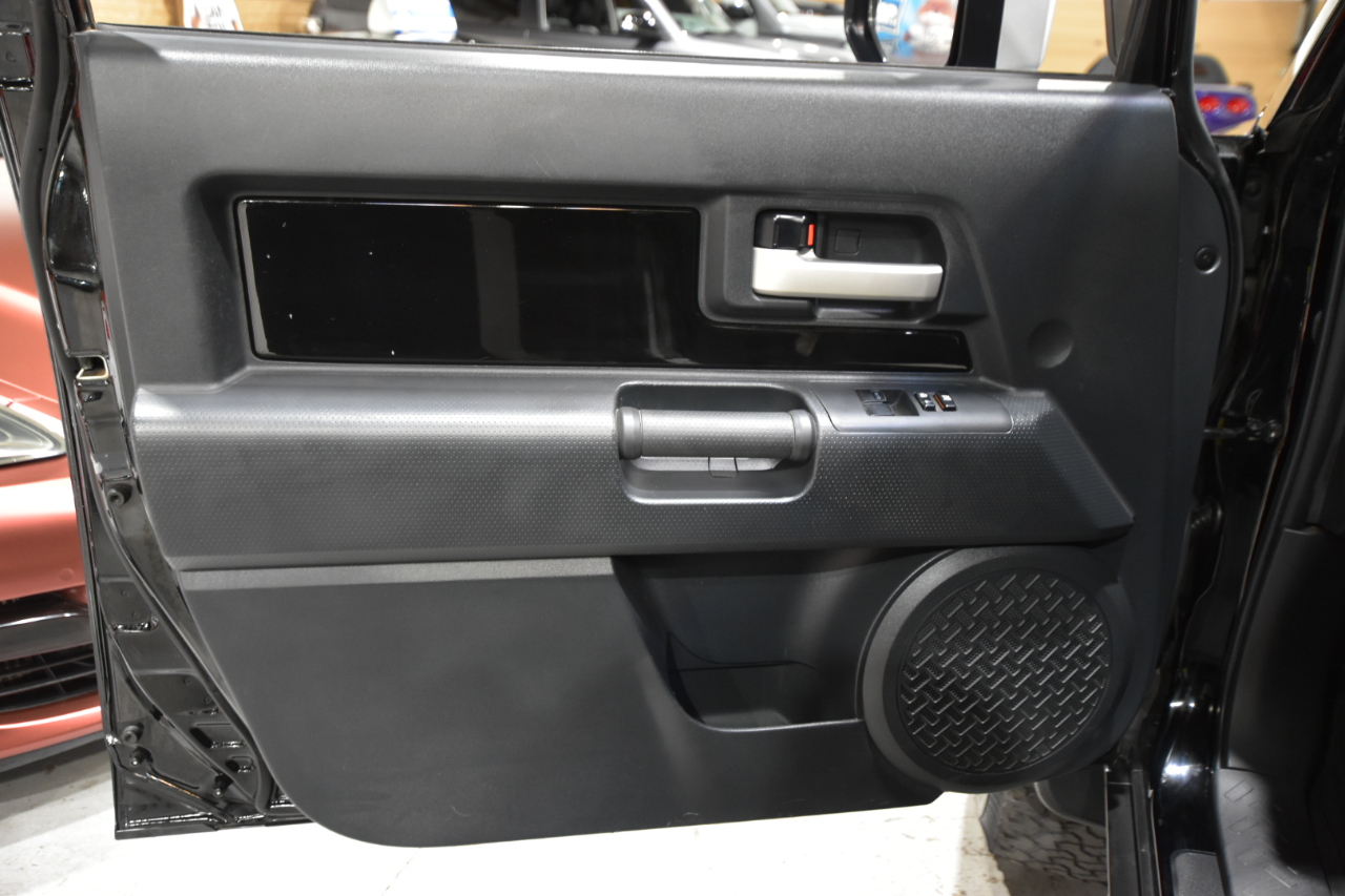 Toyota FJ Cruiser 4WD 4dr Auto (Natl) 2014 Toyota FJ Cruiser 4WD 4dr Auto (Natl) 2014