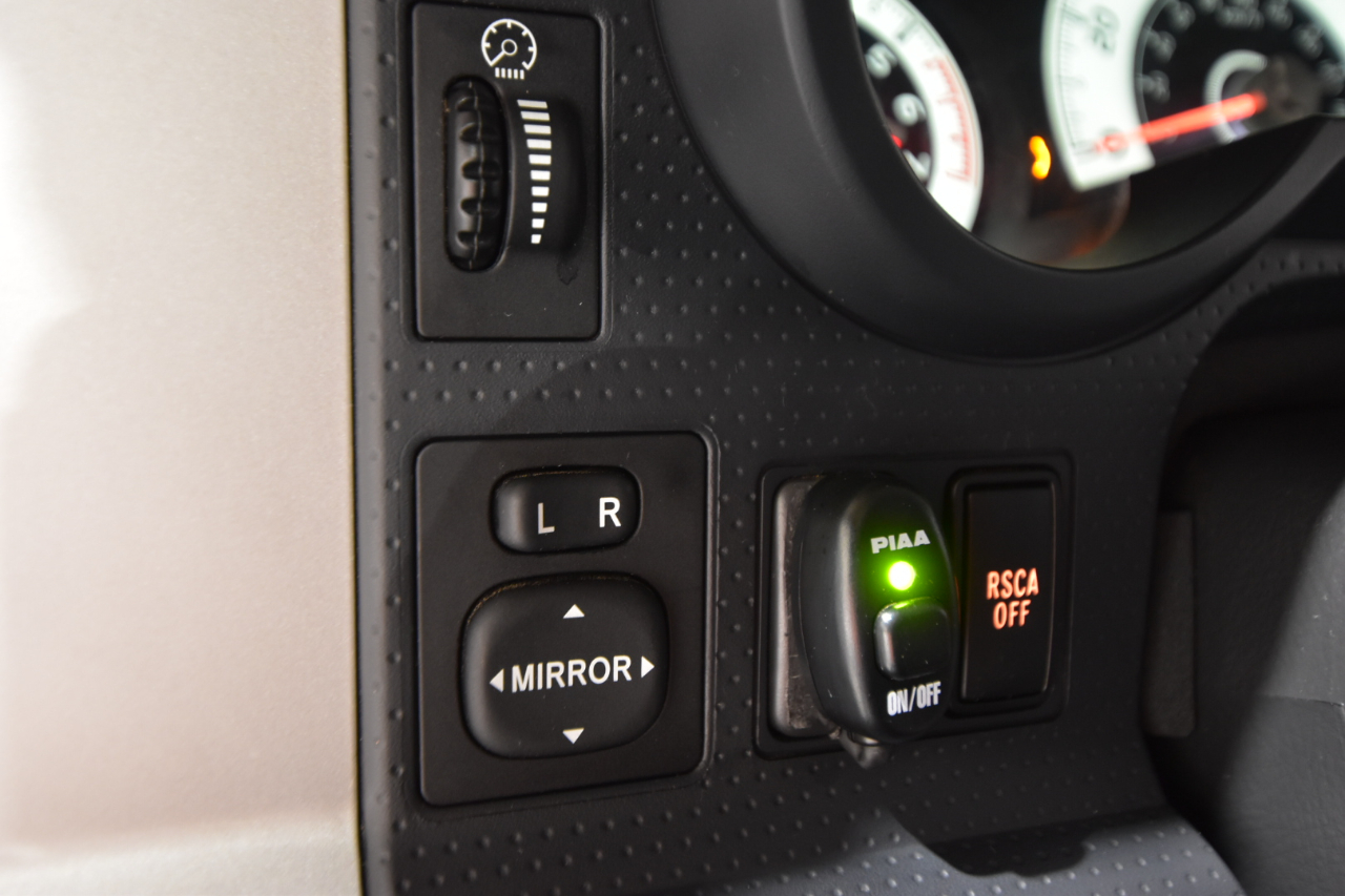 Toyota FJ Cruiser 4WD 4dr Auto (Natl) 2014 Toyota FJ Cruiser 4WD 4dr Auto (Natl) 2014