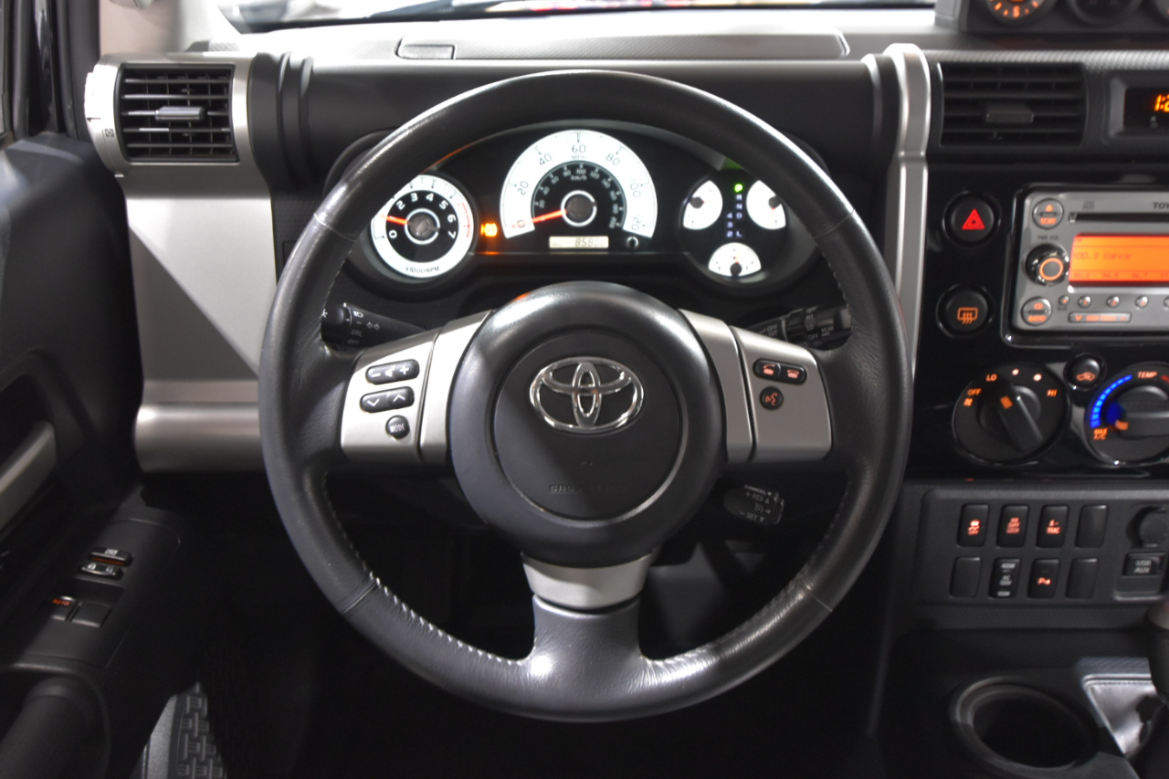 Toyota FJ Cruiser 4WD 4dr Auto (Natl) 2014 Toyota FJ Cruiser 4WD 4dr Auto (Natl) 2014