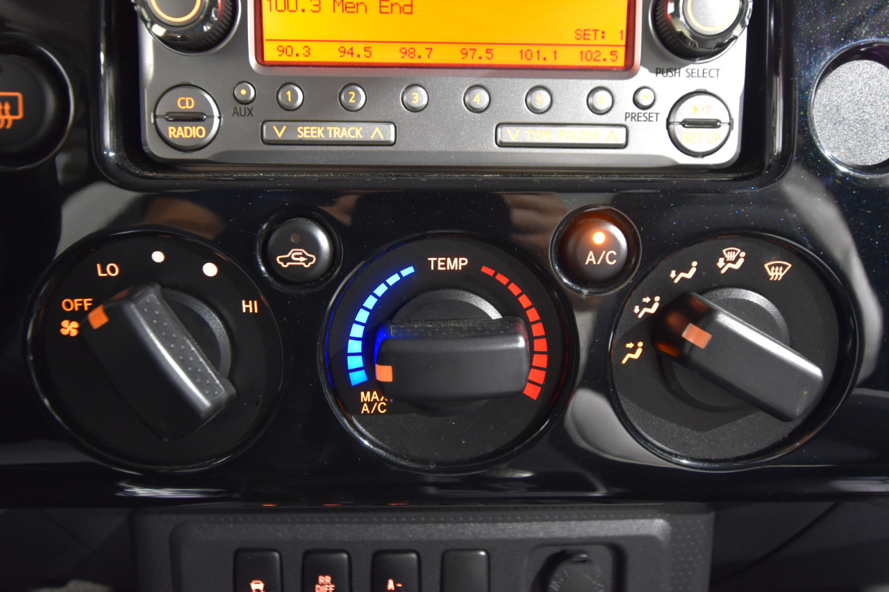 Toyota FJ Cruiser 4WD 4dr Auto (Natl) 2014 Toyota FJ Cruiser 4WD 4dr Auto (Natl) 2014